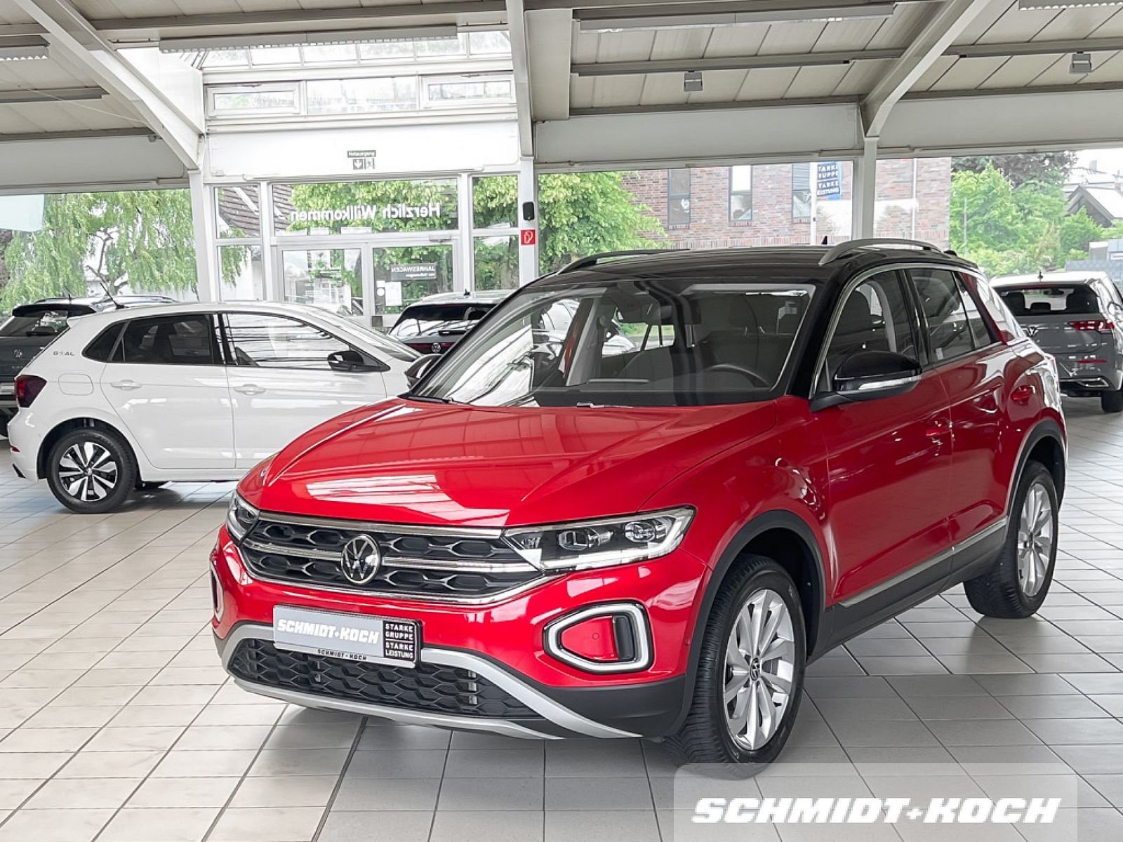 Volkswagen T-Roc 1.5 TSI Style - Samsaru's Car Outlet
