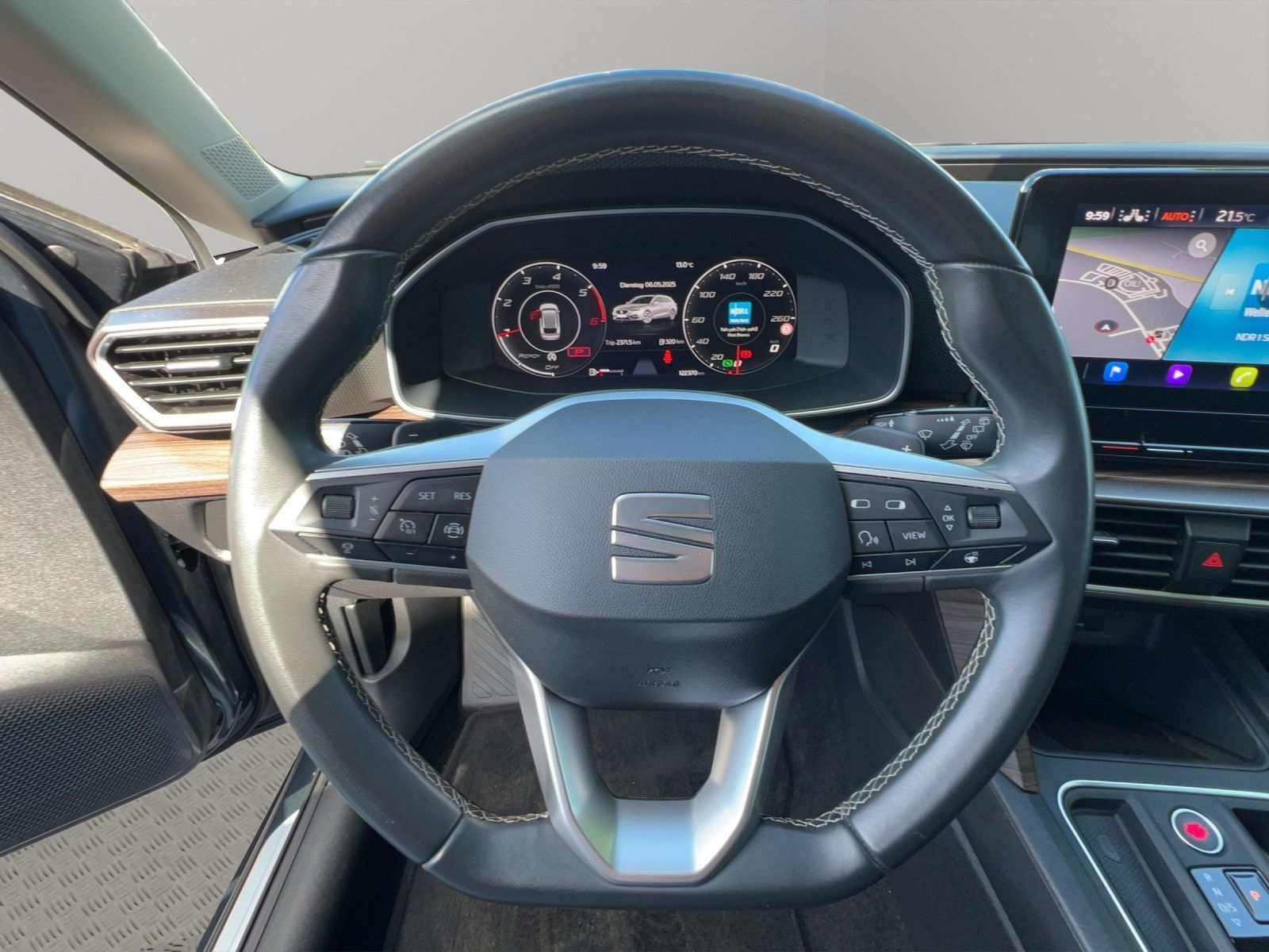 Seat Leon Sportstourer 2.0 TDI DSG Xcellence - Samsaru's Car Outlet