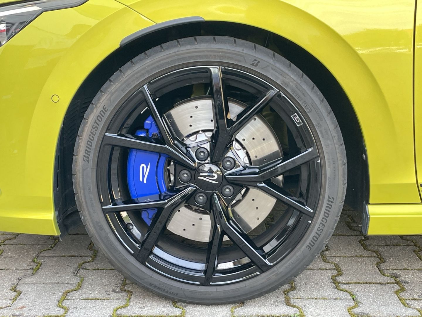 Volkswagen Golf R 333 2.0 TSI DSG 4Motion - Samsaru's Car Outlet