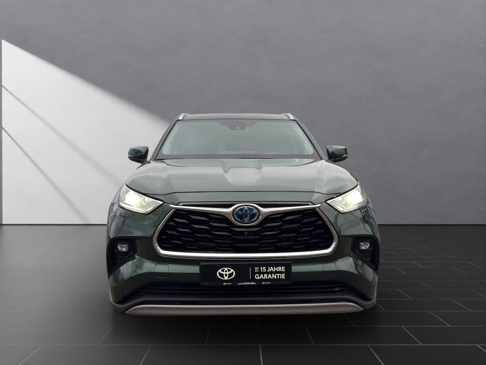 Toyota Highlander Hybrid Luxury 7 SITZER+LEDER+HuD+JBL