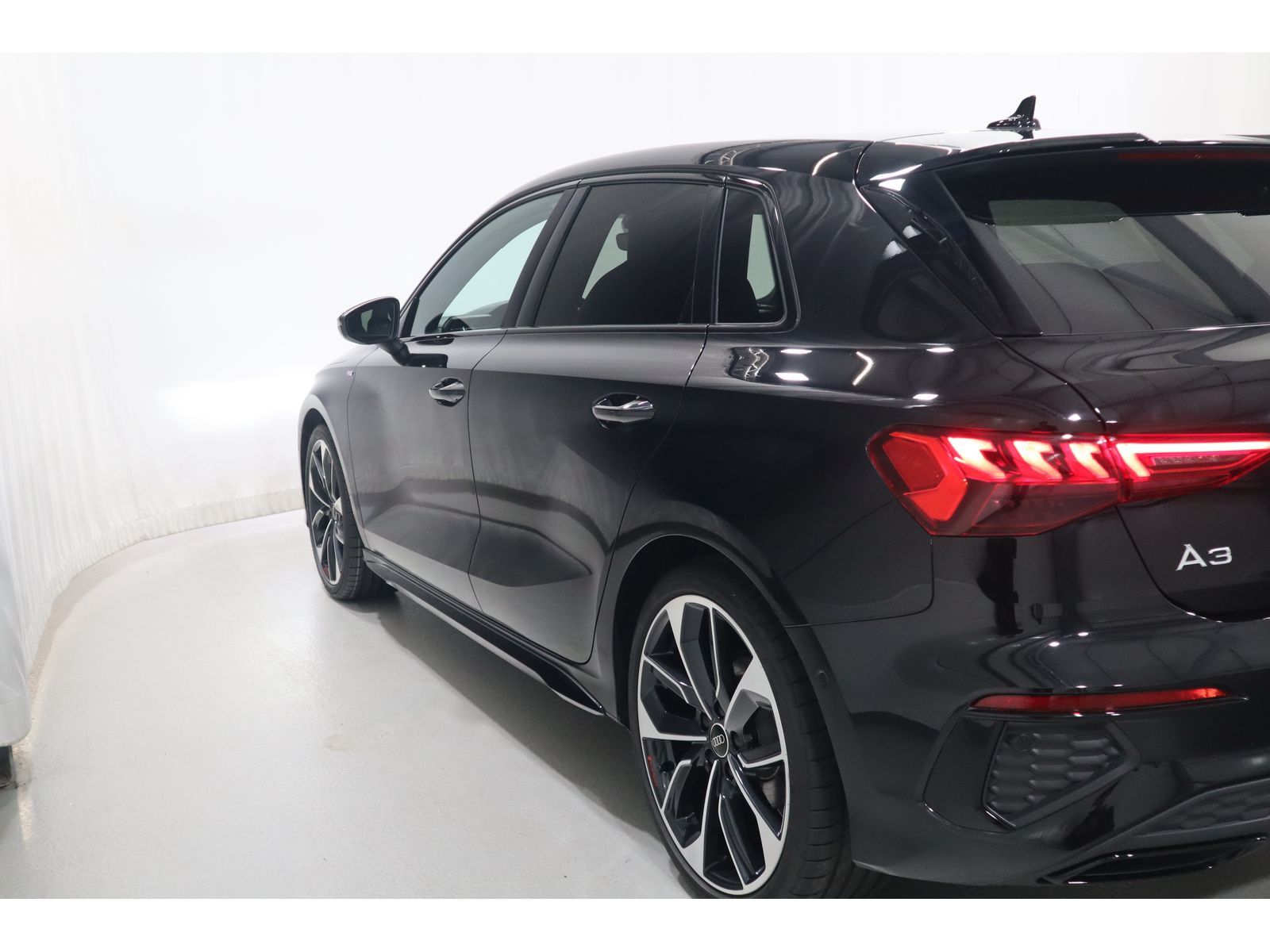 Audi A3 Sportback 35 TFSI S line - Samsaru's Car Outlet
