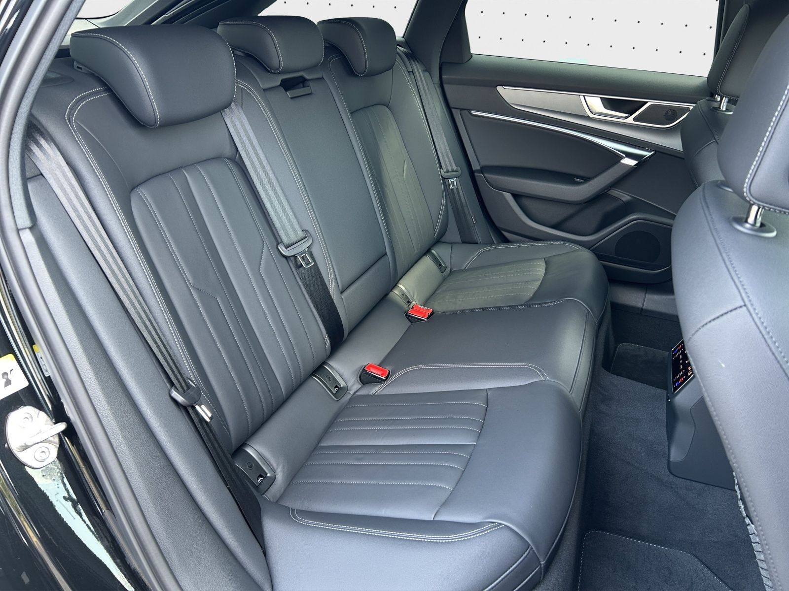 Audi A6 Avant 40 TDI quattro advanced - Samsaru's Car Outlet