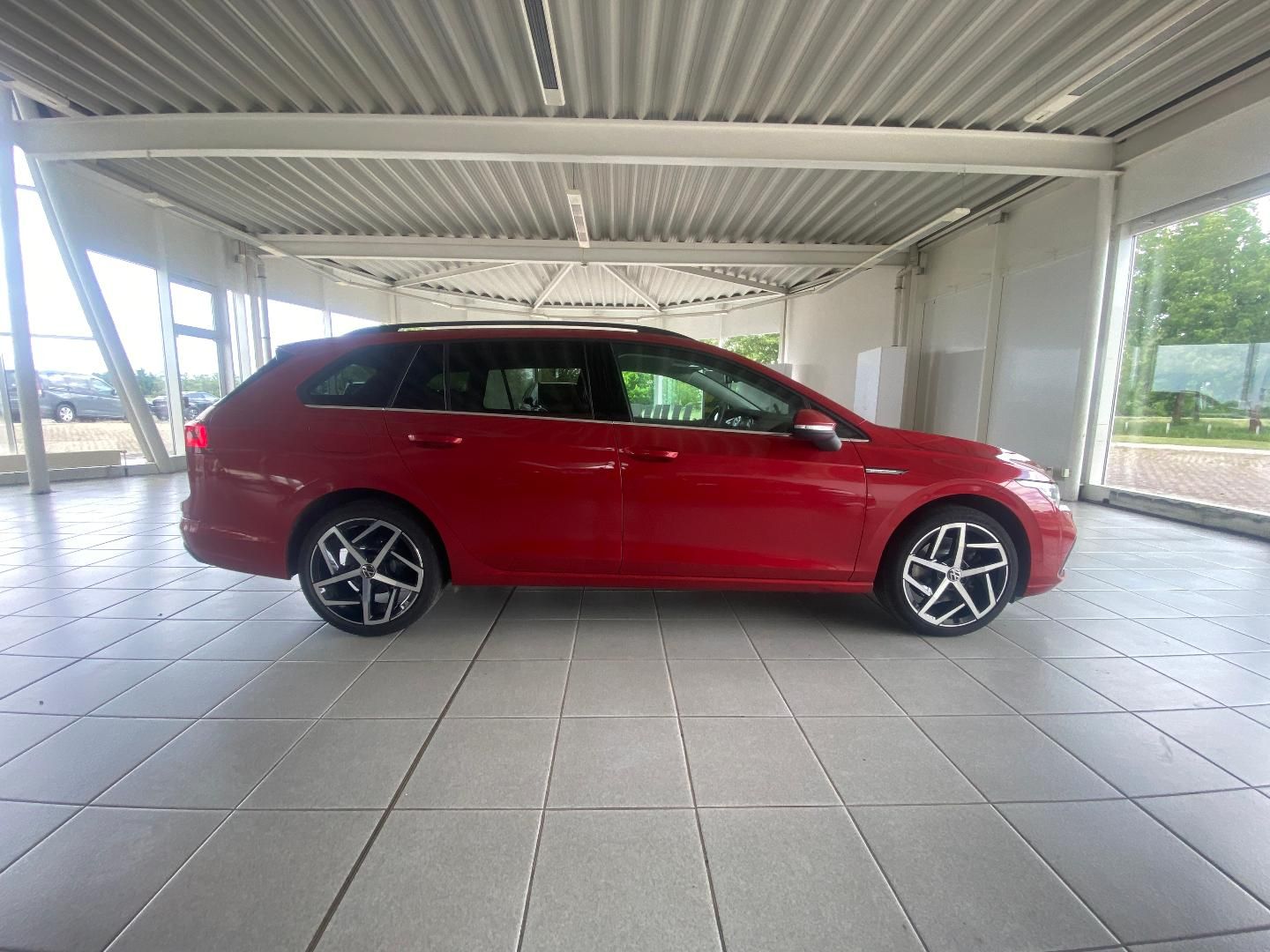Volkswagen Golf Variant Style 2.0l TDI - Samsaru's Car Outlet