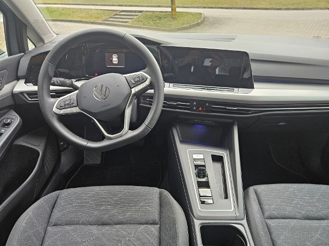 Volkswagen Golf VIII 1.0 eTSI Life eTSI - Samsaru's Car Outlet