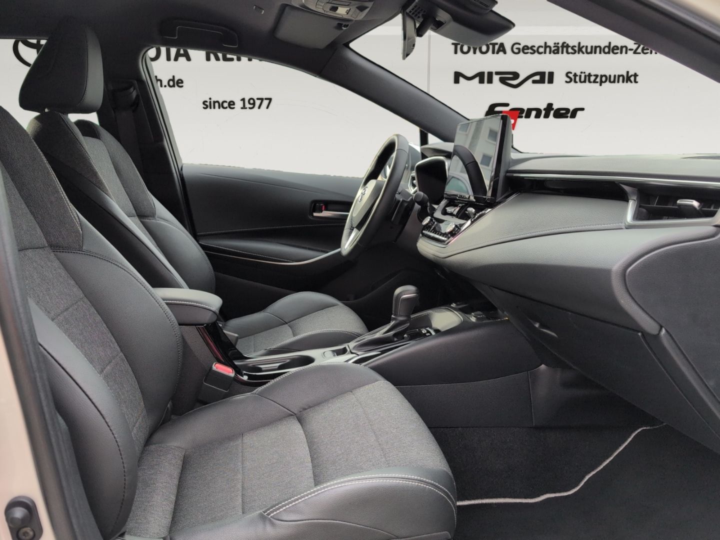 Toyota Corolla 2,0 l Hybrid Touring Sports Team Deutsch