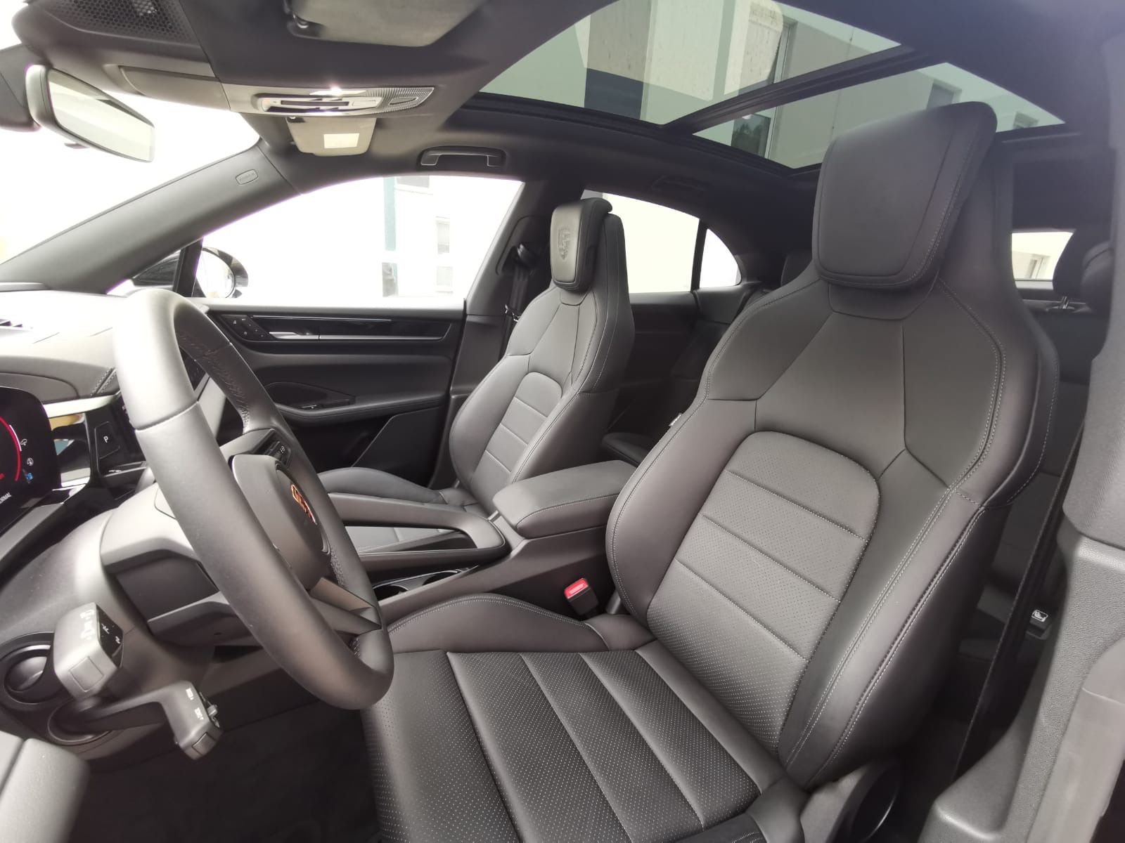 Porsche Macan - Samsaru's Car Outlet