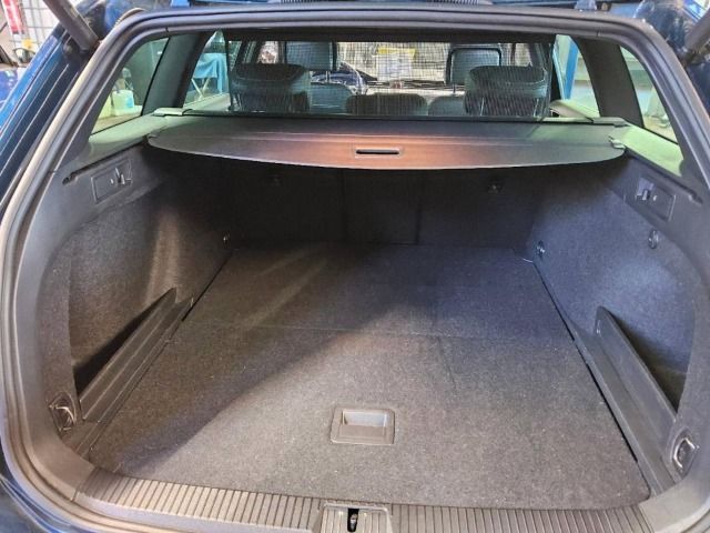 Volkswagen Passat Variant 2.0 TDI Business R-Line - Samsaru's Car Outlet