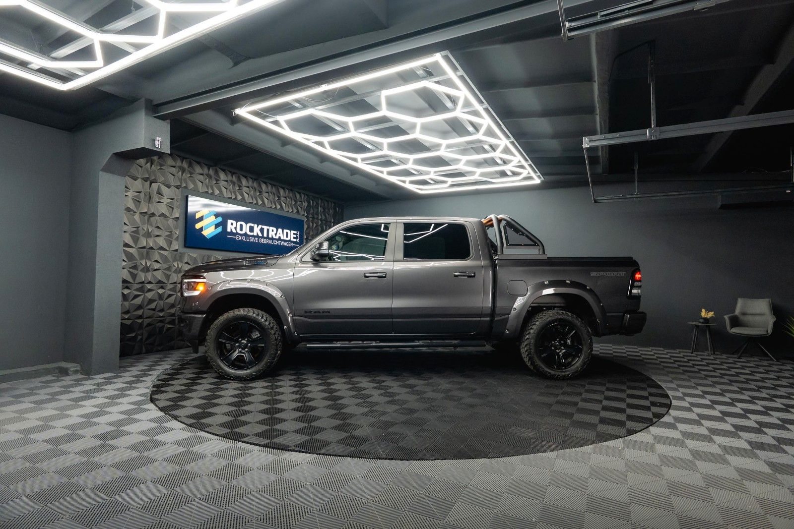 Dodge RAM 5.7 V8 HEMI 4x4 OFFROAD Night-Paket *LED*19%