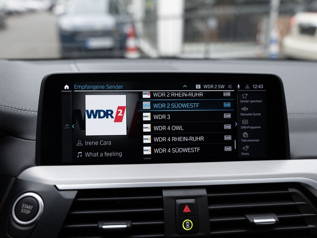 BMW X3 xDrive 30e M-Sportpaket - Samsaru's Car Outlet