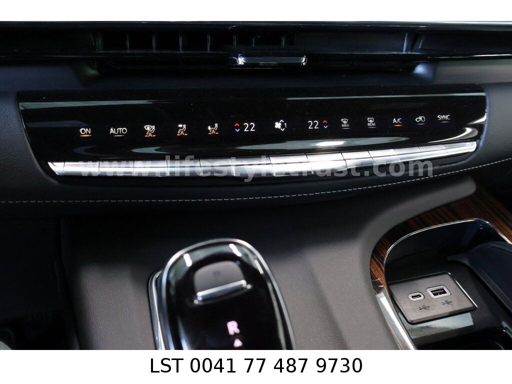 Cadillac Escalade LUXURY 6.2 V8 4WD - 2023 -  € 66.900 T1