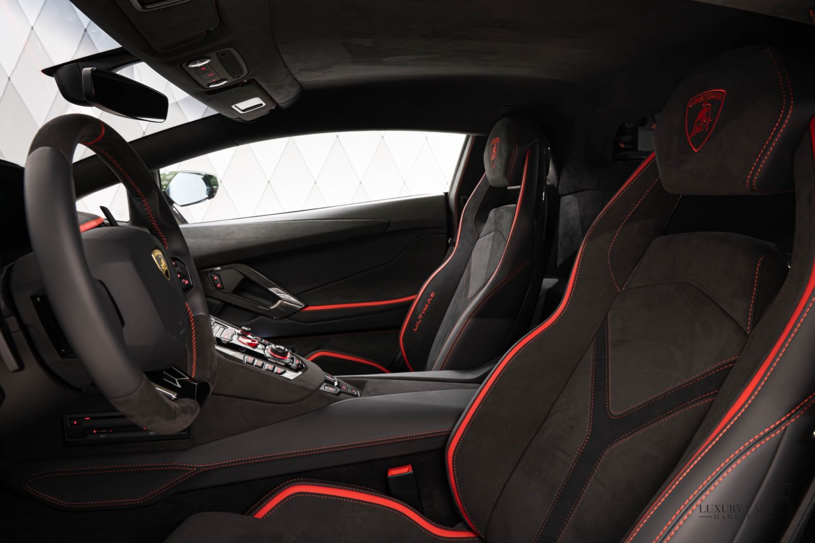 Lamborghini Aventador Ultimae - Samsaru's Car Outlet