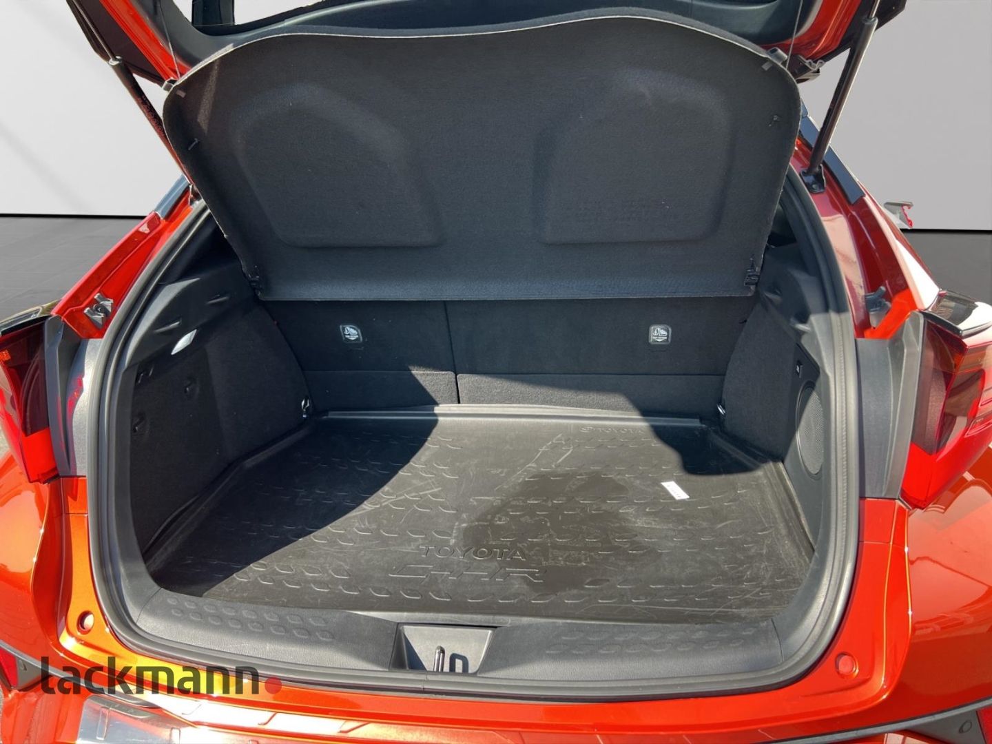 Toyota C-HR 2.0 Hybrid Orange Edition - Samsaru's Car Outlet