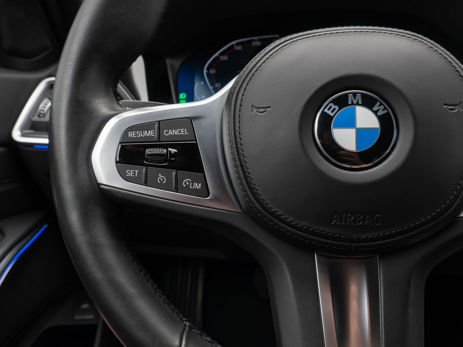 BMW 320d Sport Line - Samsaru's Car Outlet