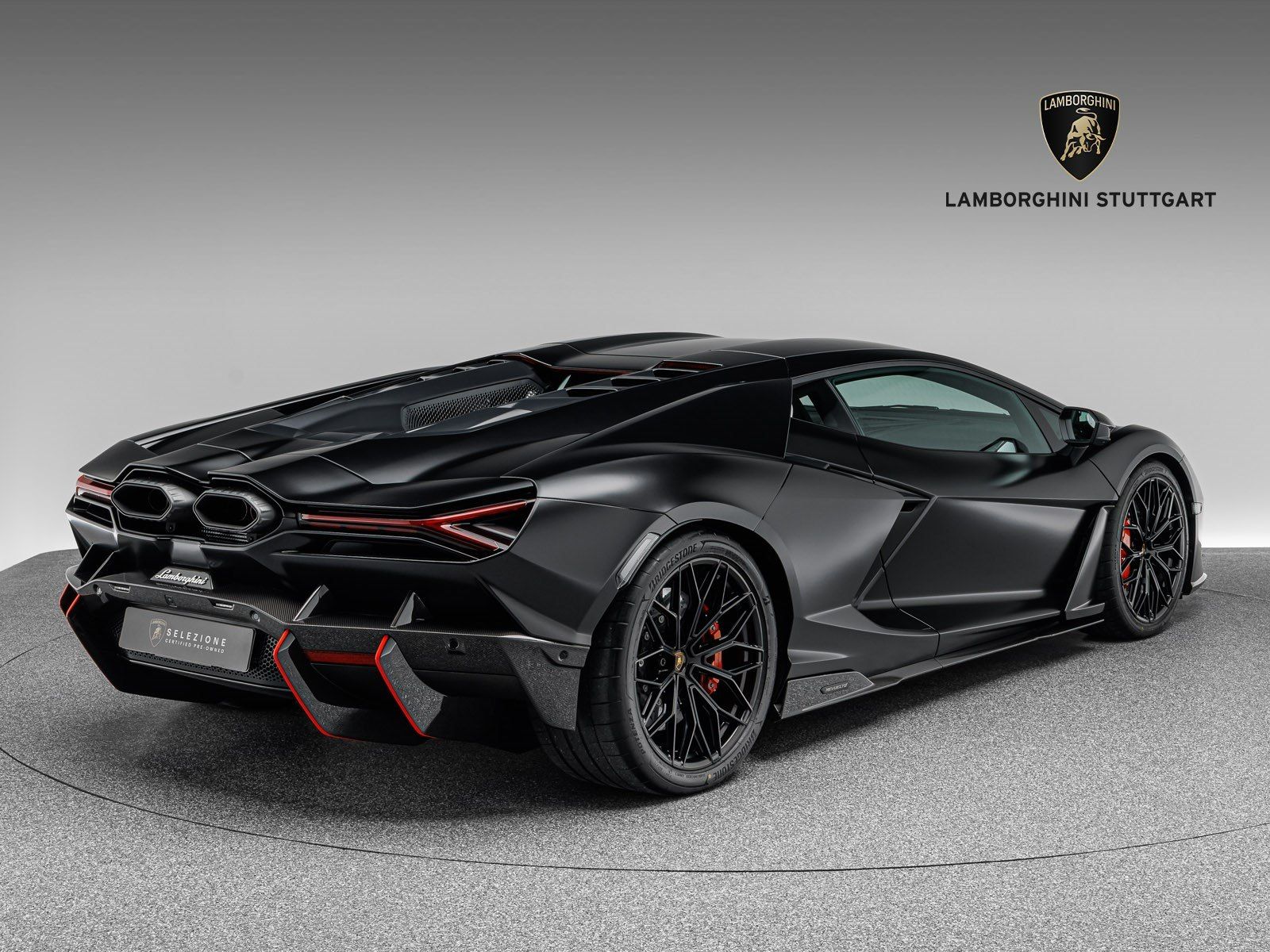 Lamborghini Revuelto