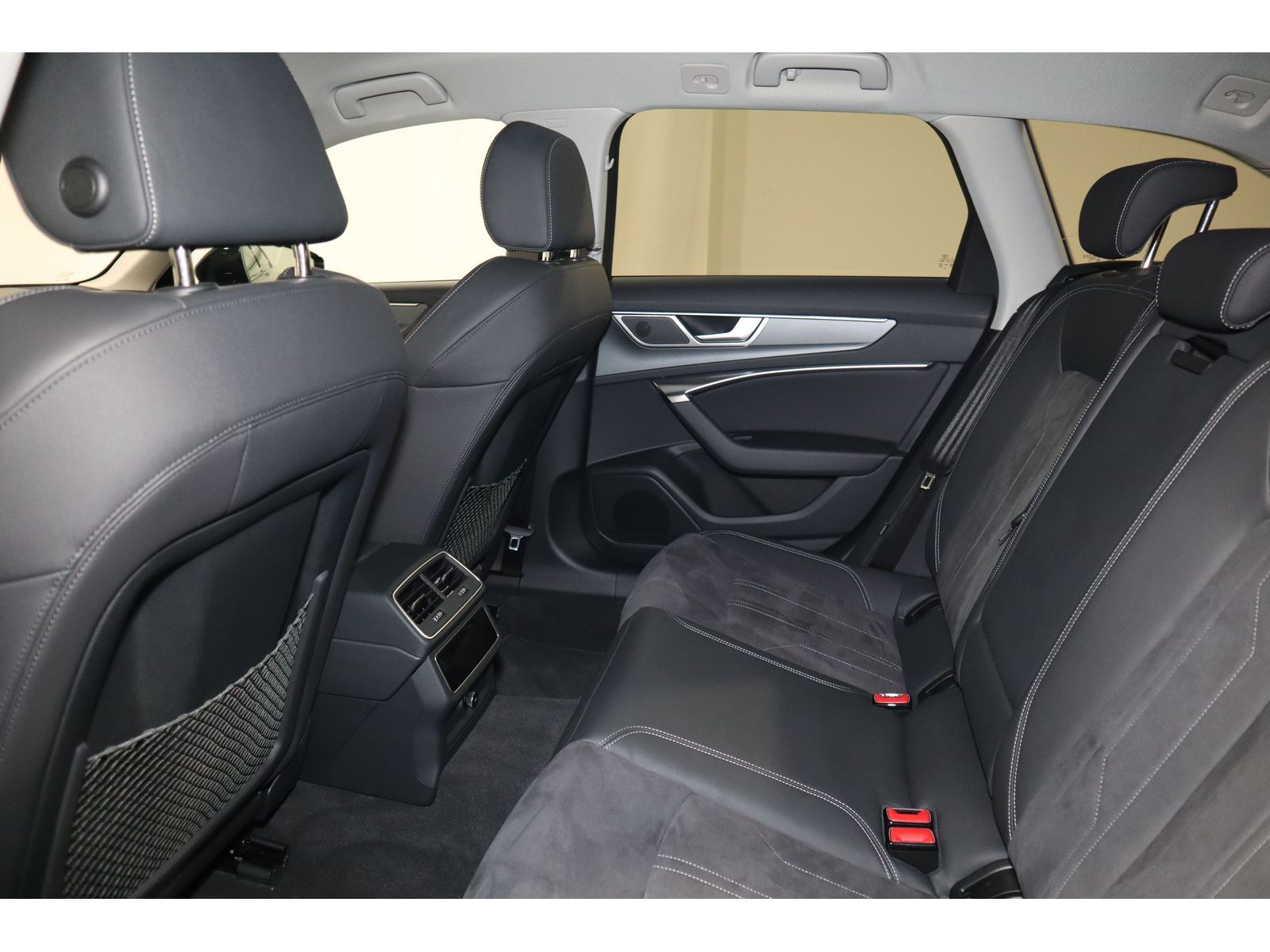Audi A6 Avant 40 TDI quattro S line - Samsaru's Car Outlet