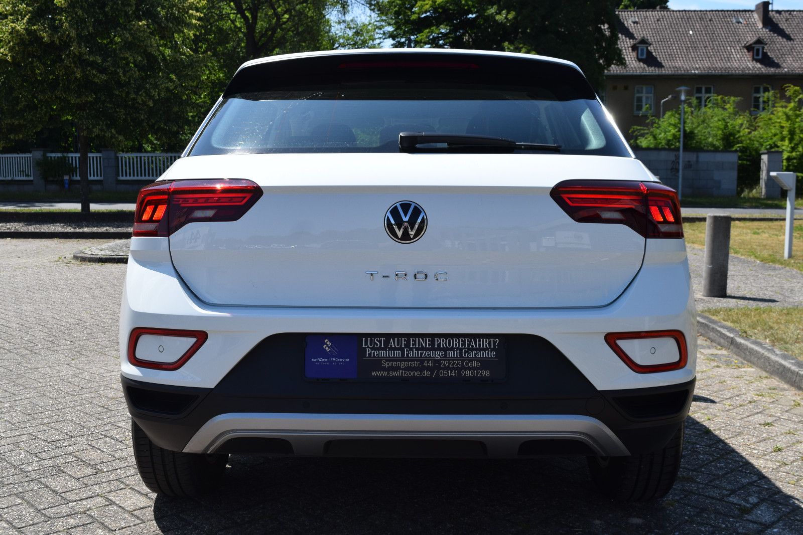 Volkswagen T-Roc Life - Samsaru's Car Outlet