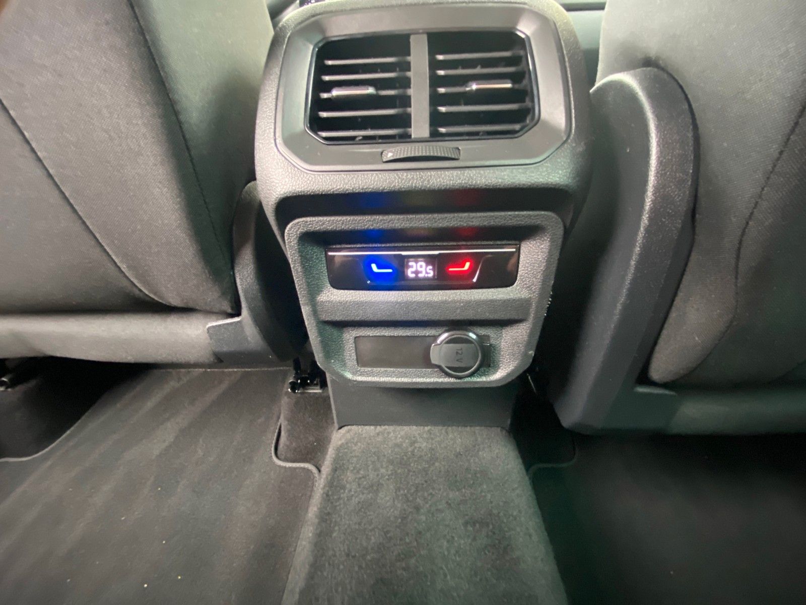 Volkswagen Tiguan 2.0TDI DSG - Samsaru's Car Outlet
