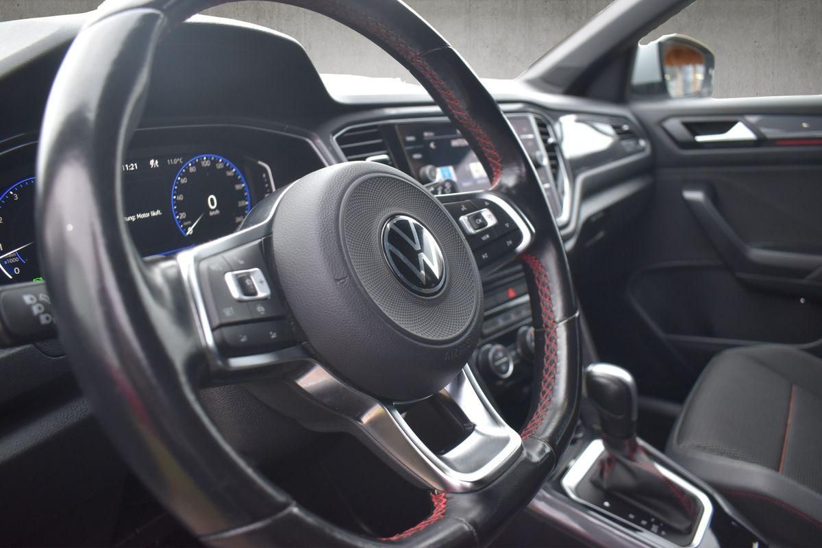 Volkswagen T-Roc 1.5 TSI DSG Sport R-Line - Samsaru's Car Outlet