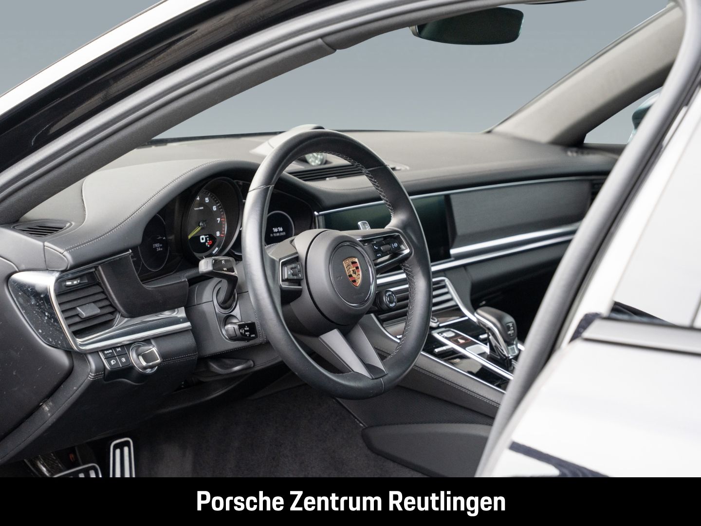 Porsche Panamera 4 E-Hybrid Platinum Edition HA-Lenkung