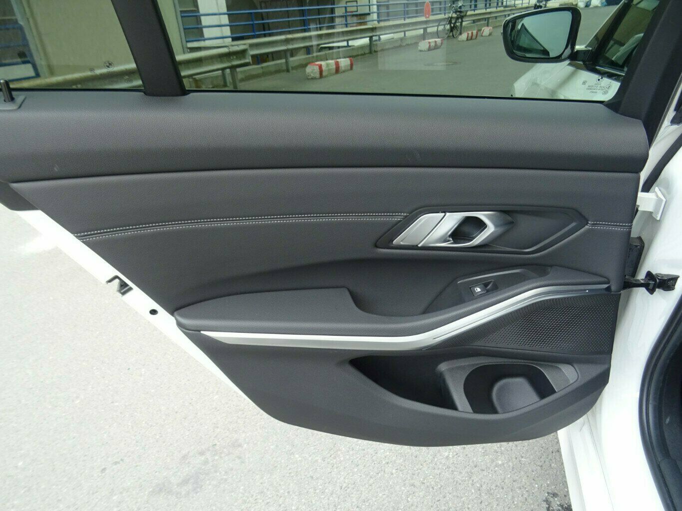 BMW 320D Sportline xDrive - Samsaru's Car Outlet