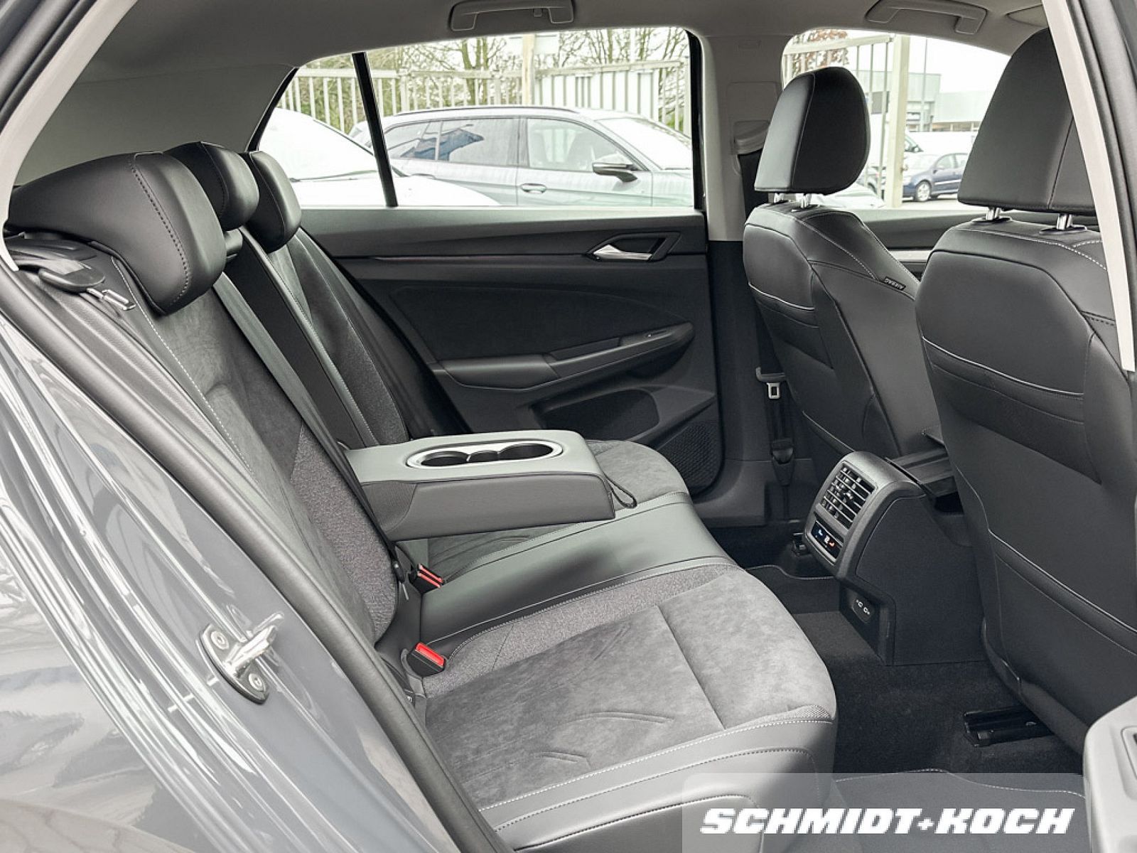 Volkswagen Golf VIII 1.5 eTSI Style DSG LED Matrix, Navi
