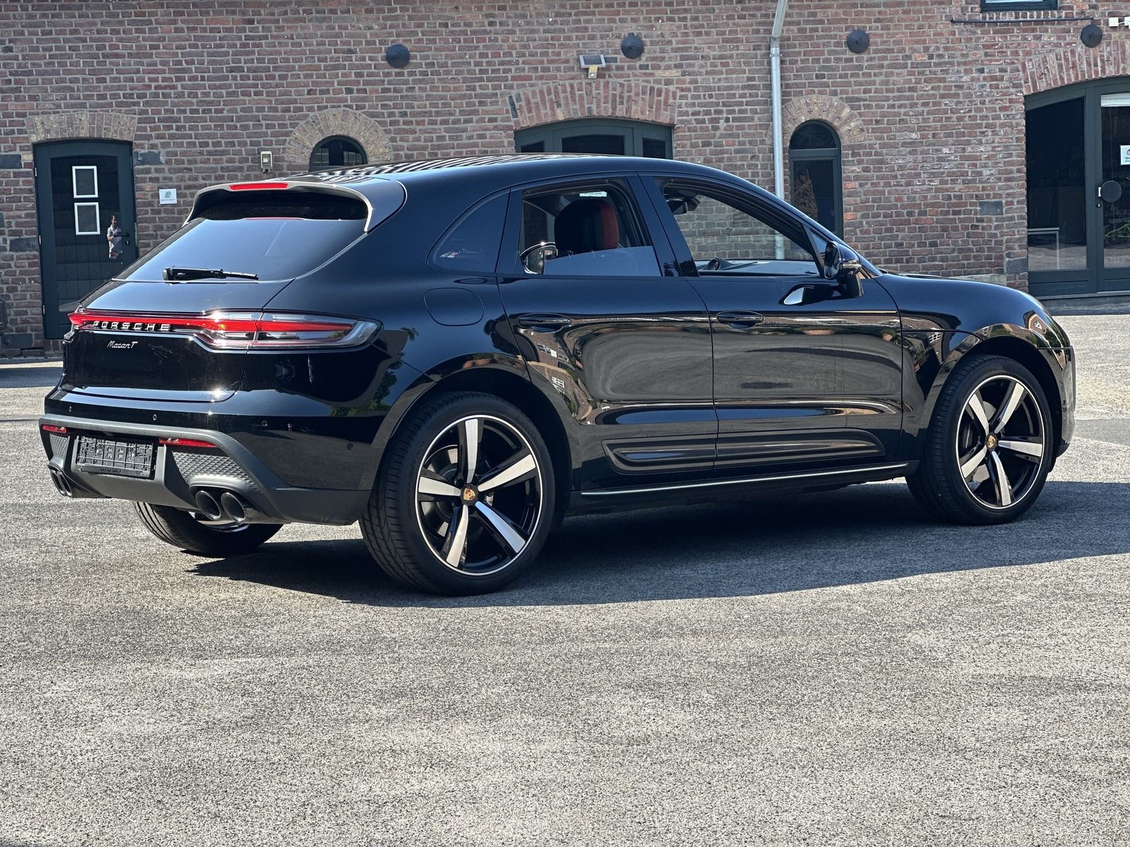 Porsche Macan T SPORTABGAS*21 EXCLUSIVE - Samsaru's Car Outlet
