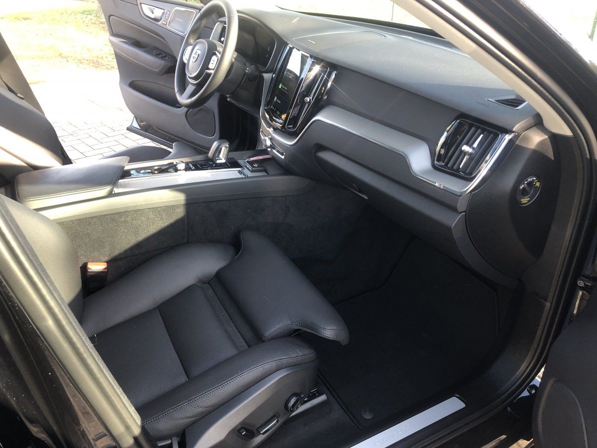 Volvo XC60 T6 AWD Plus Dark Plug in Hybrid