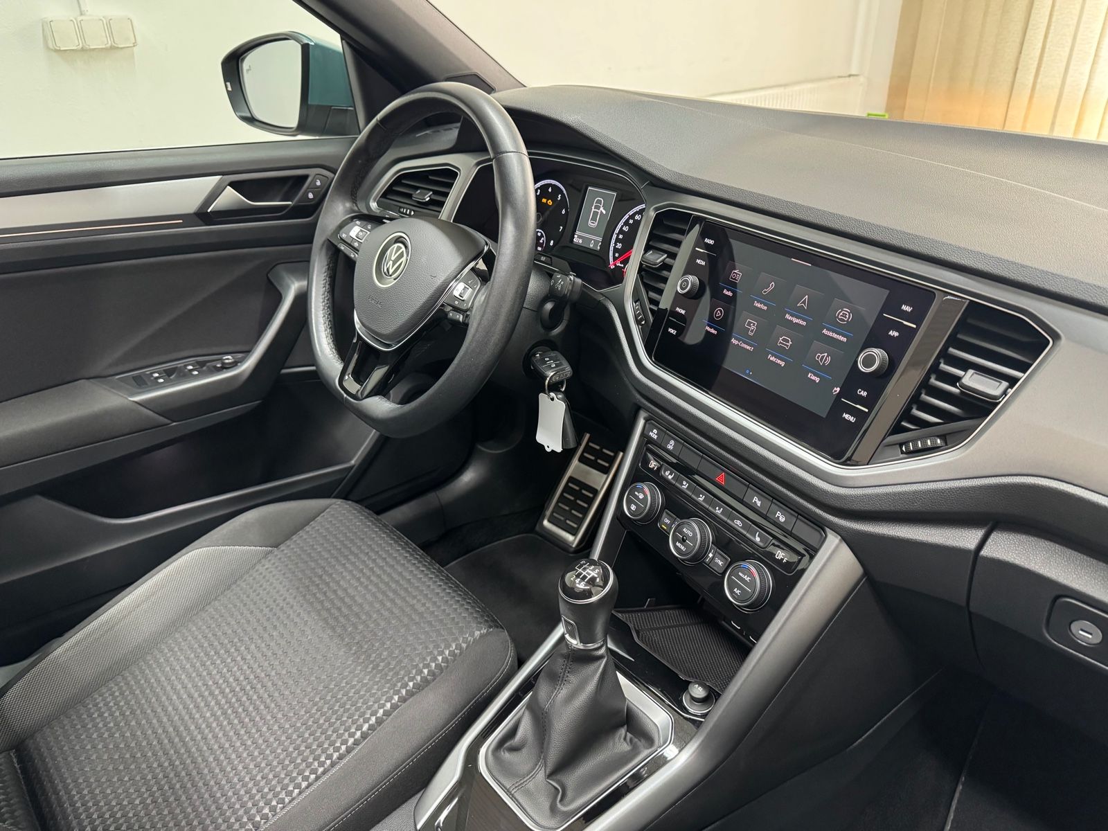 Volkswagen T-Roc Active - Samsaru's Car Outlet