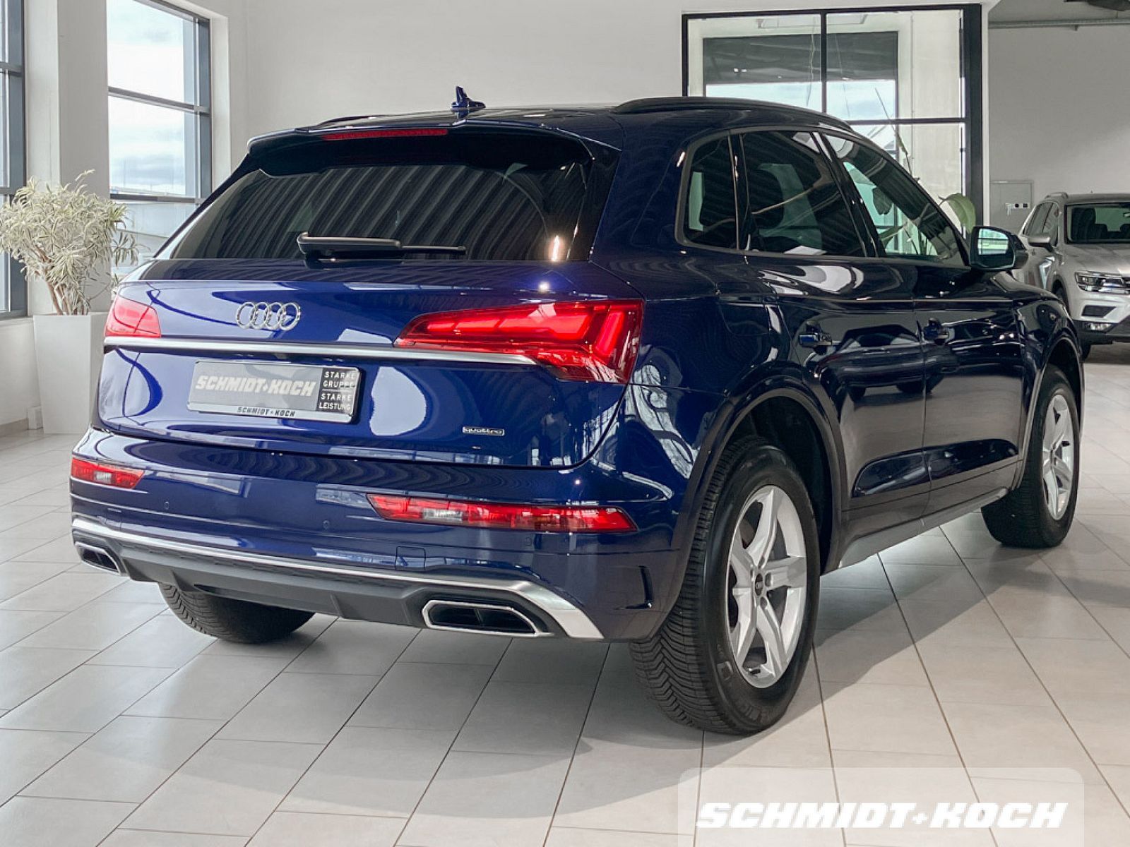 Audi Q5 40 2.0 TDI quattro S line S tronic - Samsaru's Car Outlet