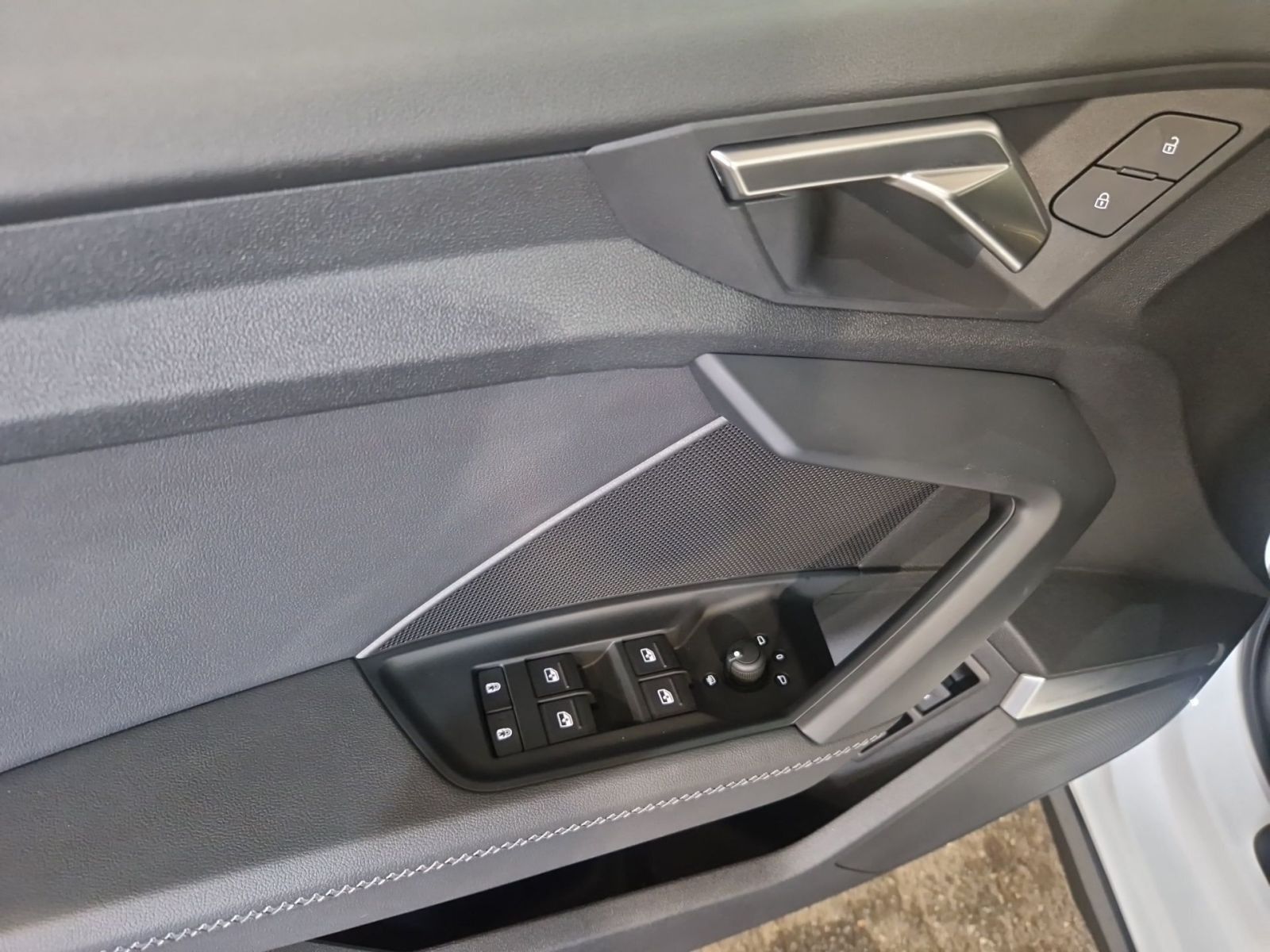 Audi A3 Sportback 45 TFSI e S LINE - Samsaru's Car Outlet