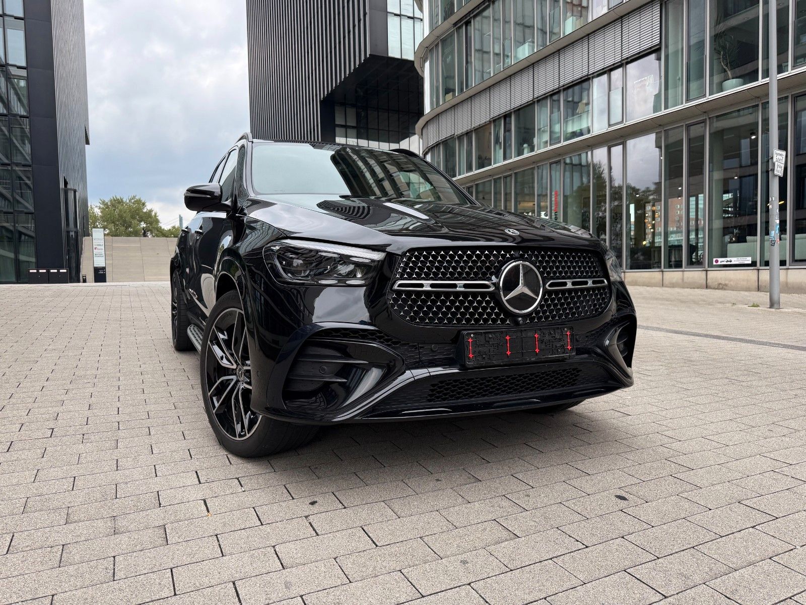 Mercedes-Benz GLE450d AMG SoftClose Pano Massage 360° HUD 22''