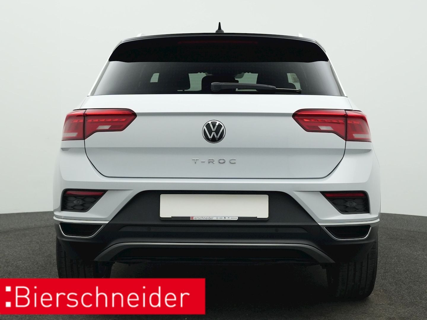 Volkswagen T-Roc 1.5 TSI Active - Samsaru's Car Outlet