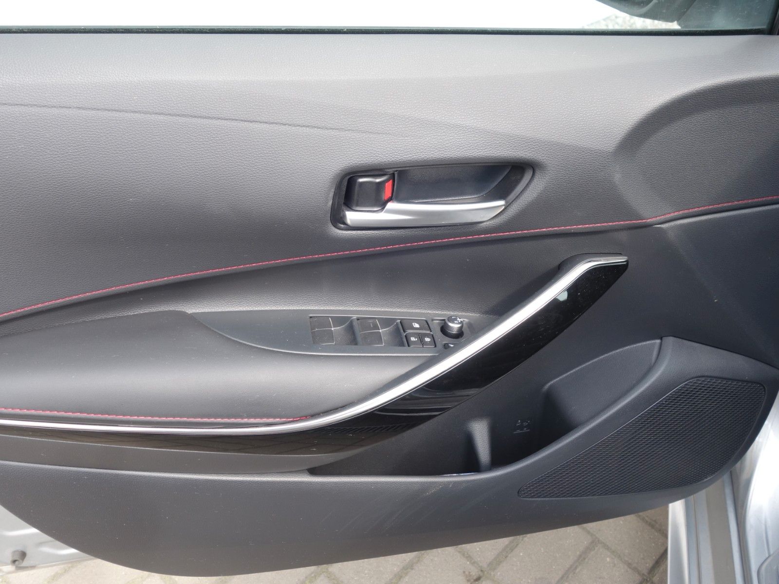 Toyota Corolla Touring 2.0 Hybrid GR Sport - Samsaru's Car Outlet
