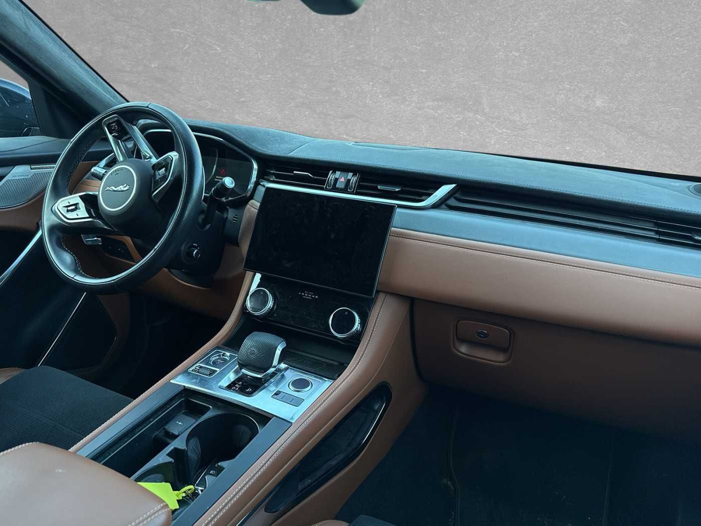 Jaguar F-Pace P550 SVR