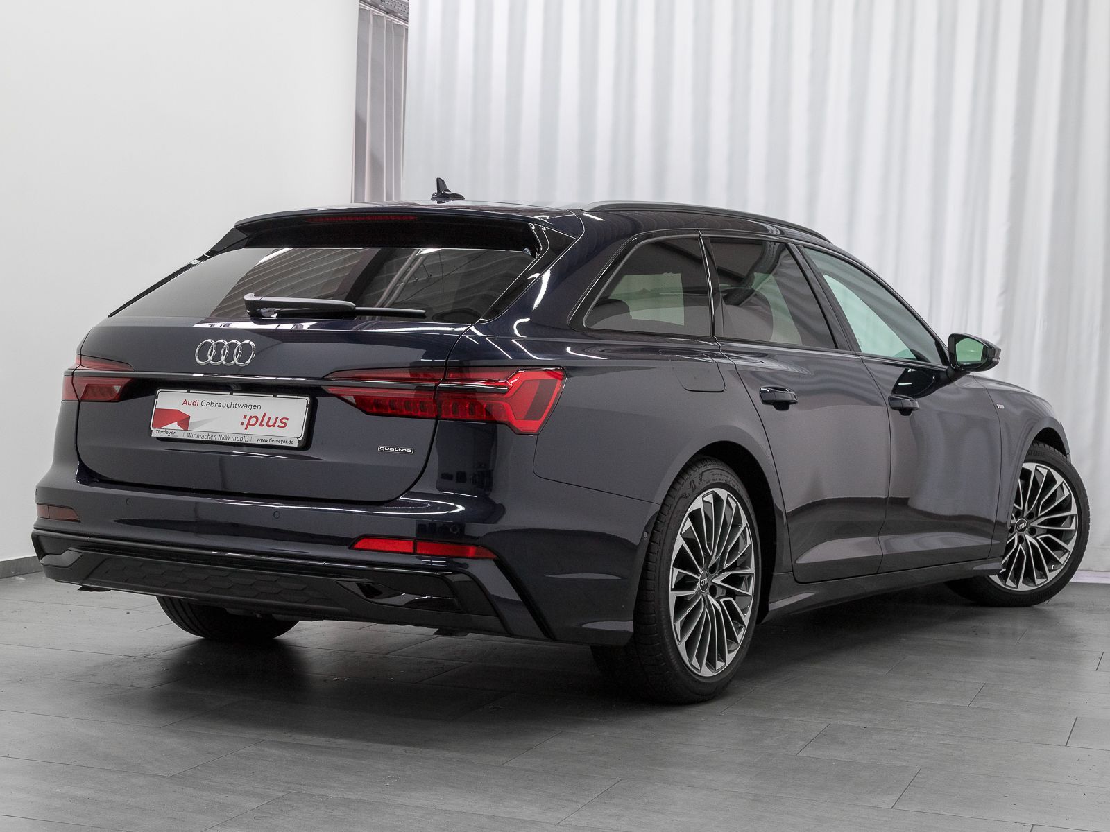 Audi A6 Avant 55 TFSIe Q S LINE - Samsaru's Car Outlet