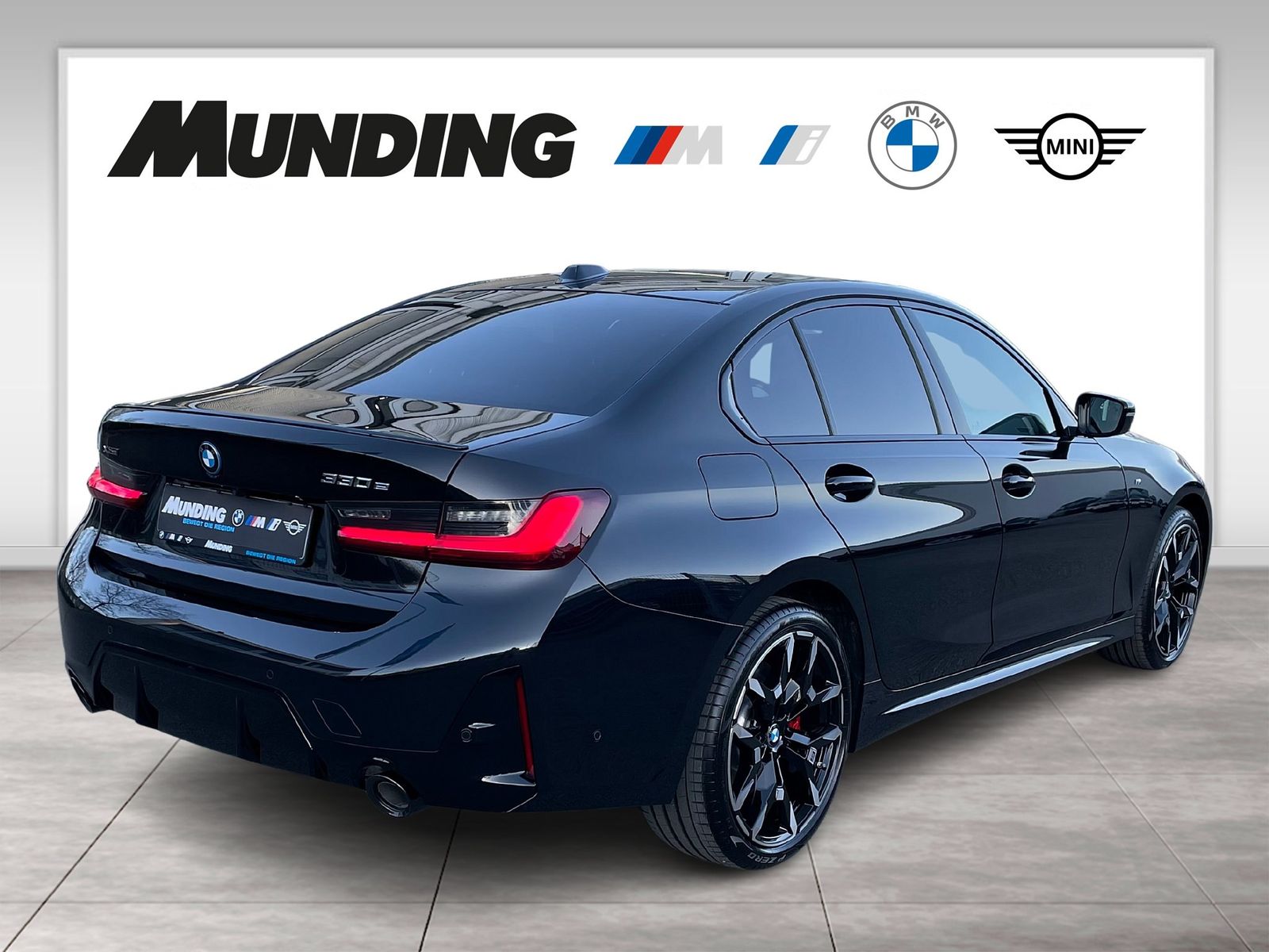 BMW 330e xDrive A M-Sportpaket Navi|PDC|MFL|AHK|SHZ