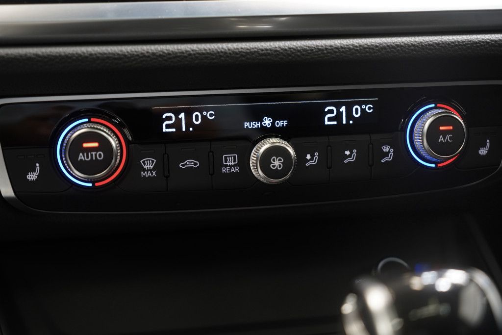 Audi Q3 40 TDI q. Sportback S line - Samsaru's Car Outlet