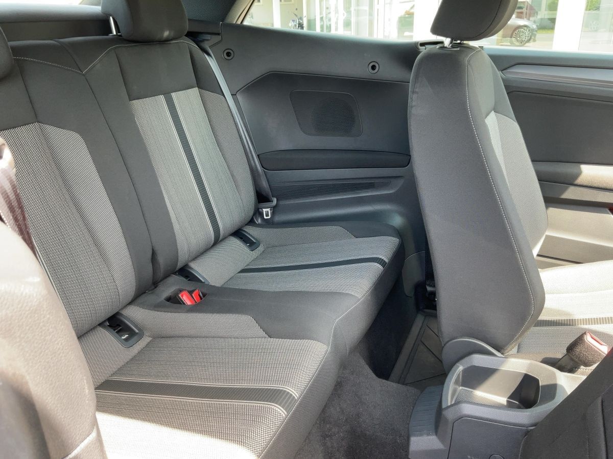 Volkswagen T-Roc 1.0 TSI STYLE - Samsaru's Car Outlet