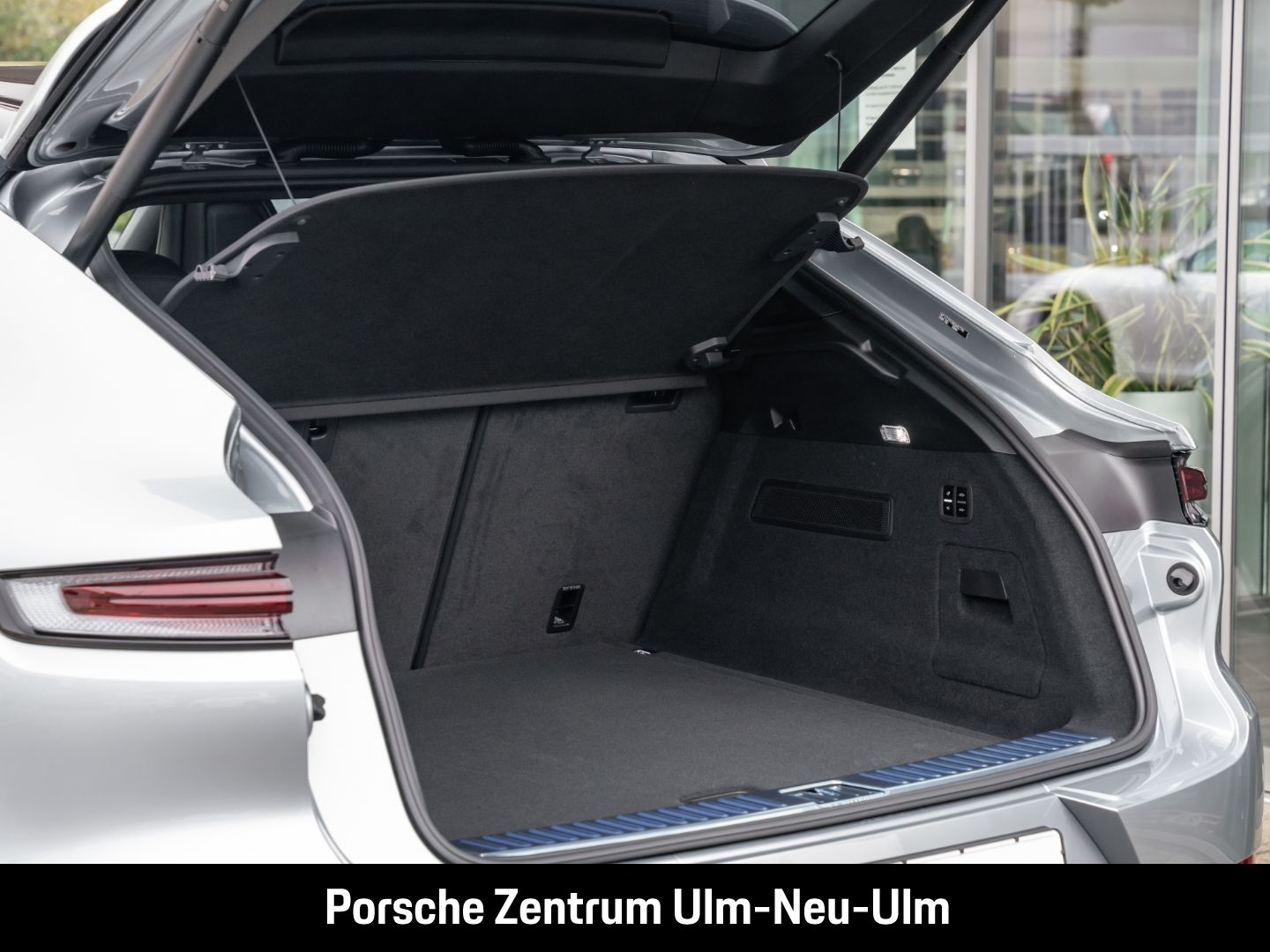 Porsche Cayenne Coupe InnoDrive Surround-View LED-Matrix