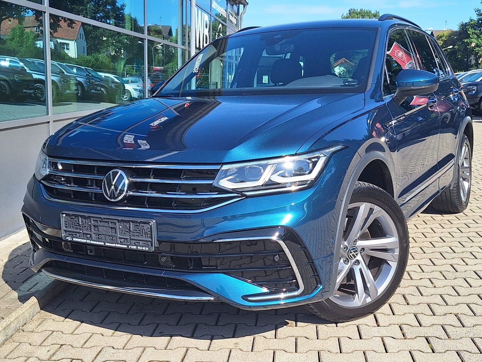 Volkswagen Tiguan R-Line 4Motion DSG - Samsaru's Car Outlet