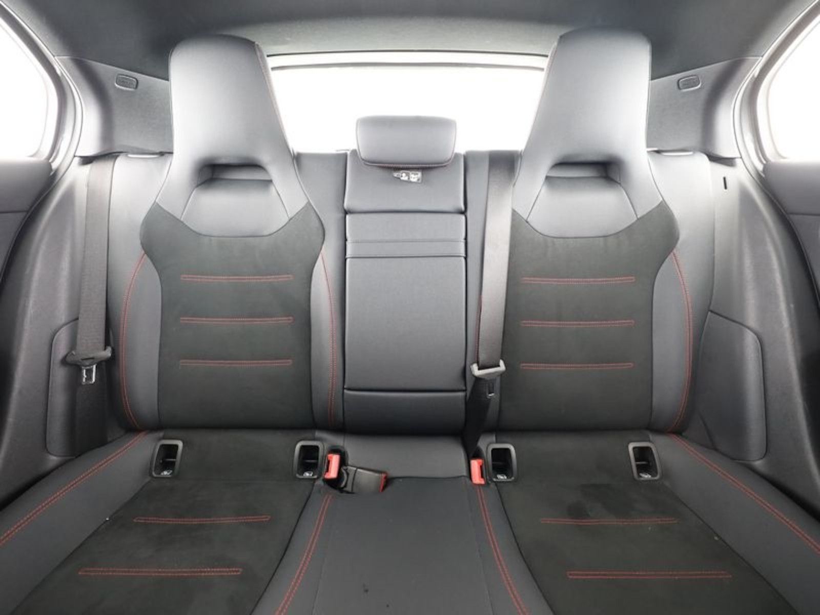 Mercedes-Benz A 200 AMG-Line - Samsaru's Car Outlet
