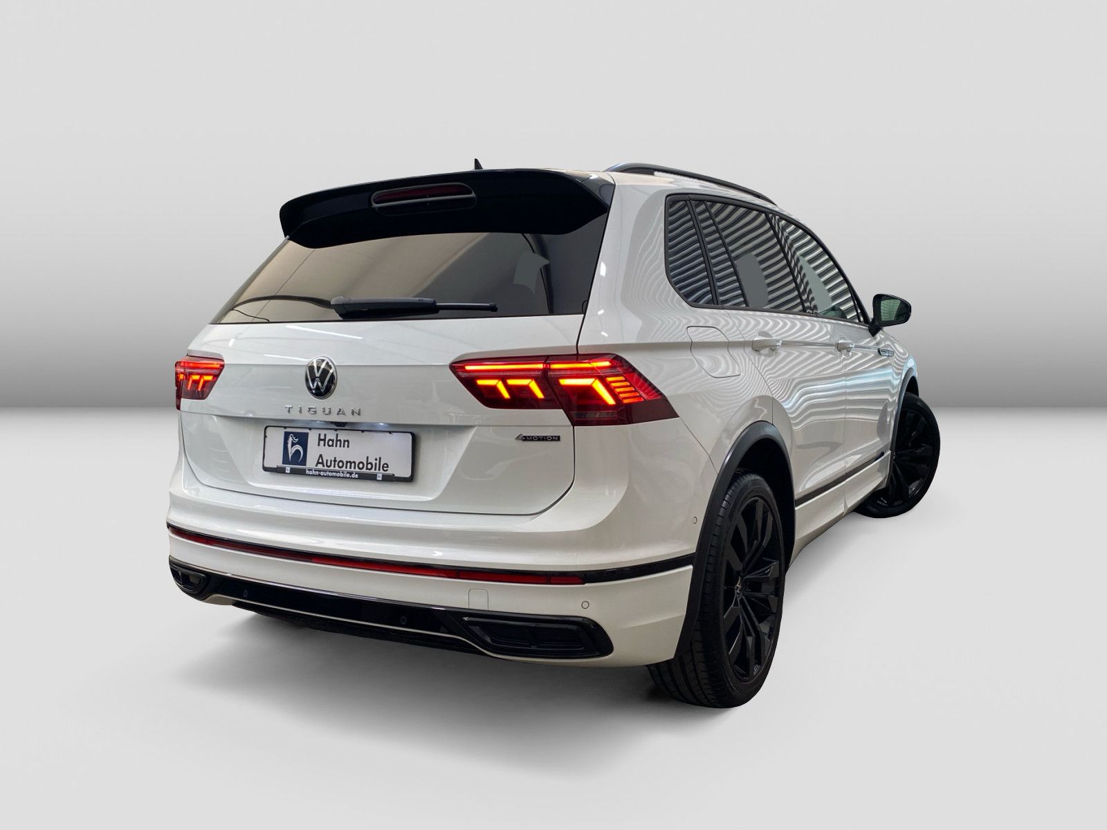 Volkswagen Tiguan 2.0TDI R-Line 4M BlackStyle Pano 360° HUD