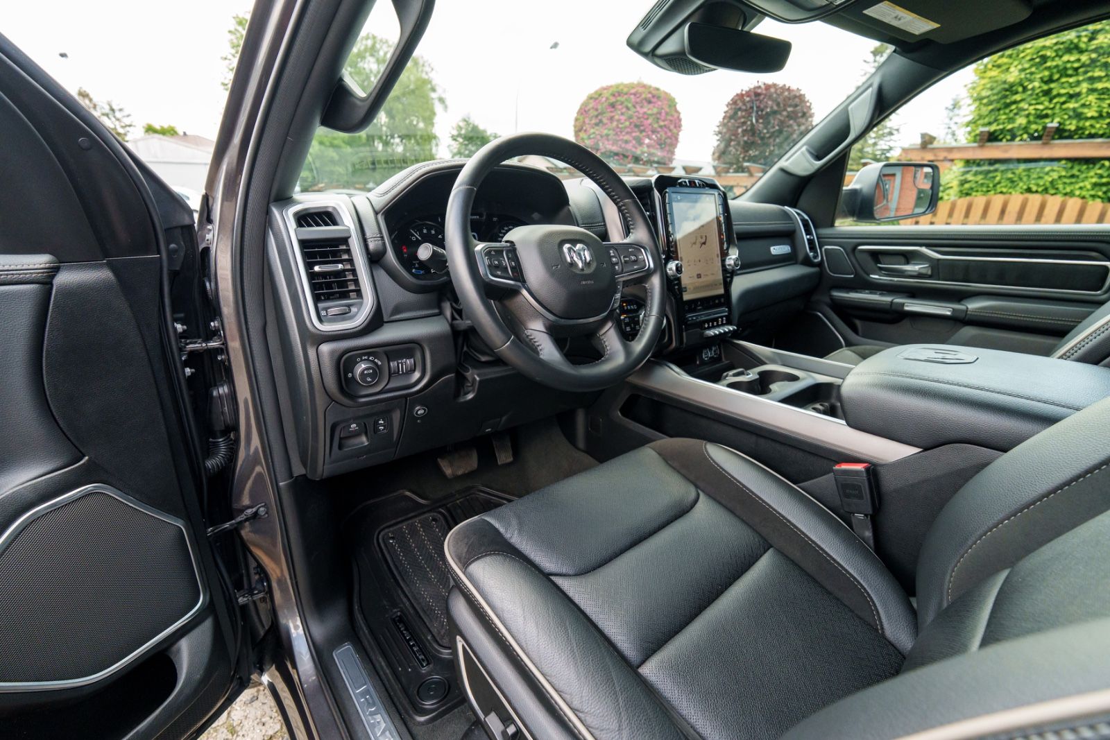 Dodge RAM5.7Laramie E-Torque/LPG/Navi/360*Dig-T/Pano