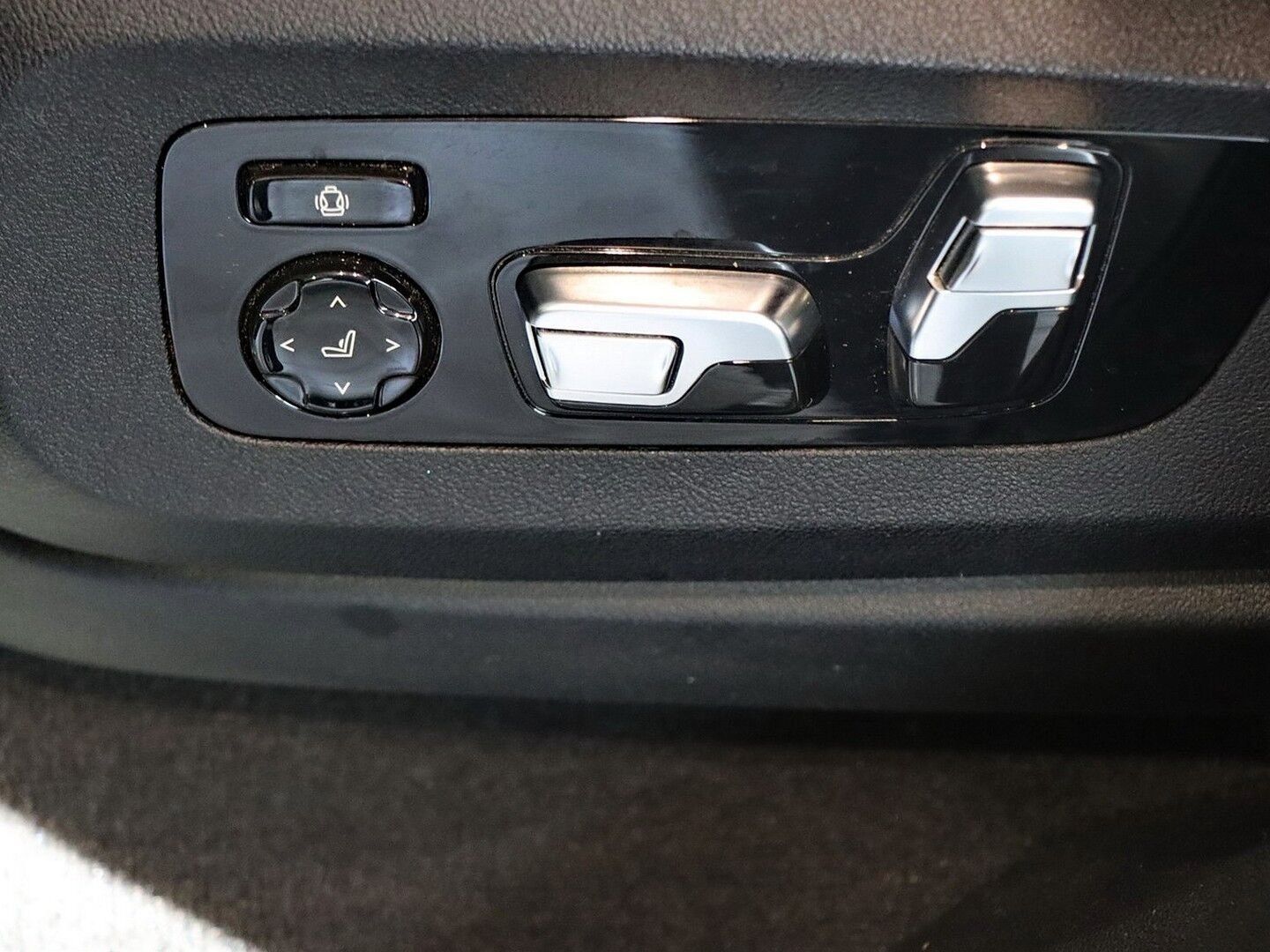 BMW X6 xDrive40d M Sport AHK Panno Head-UP - 22" LM