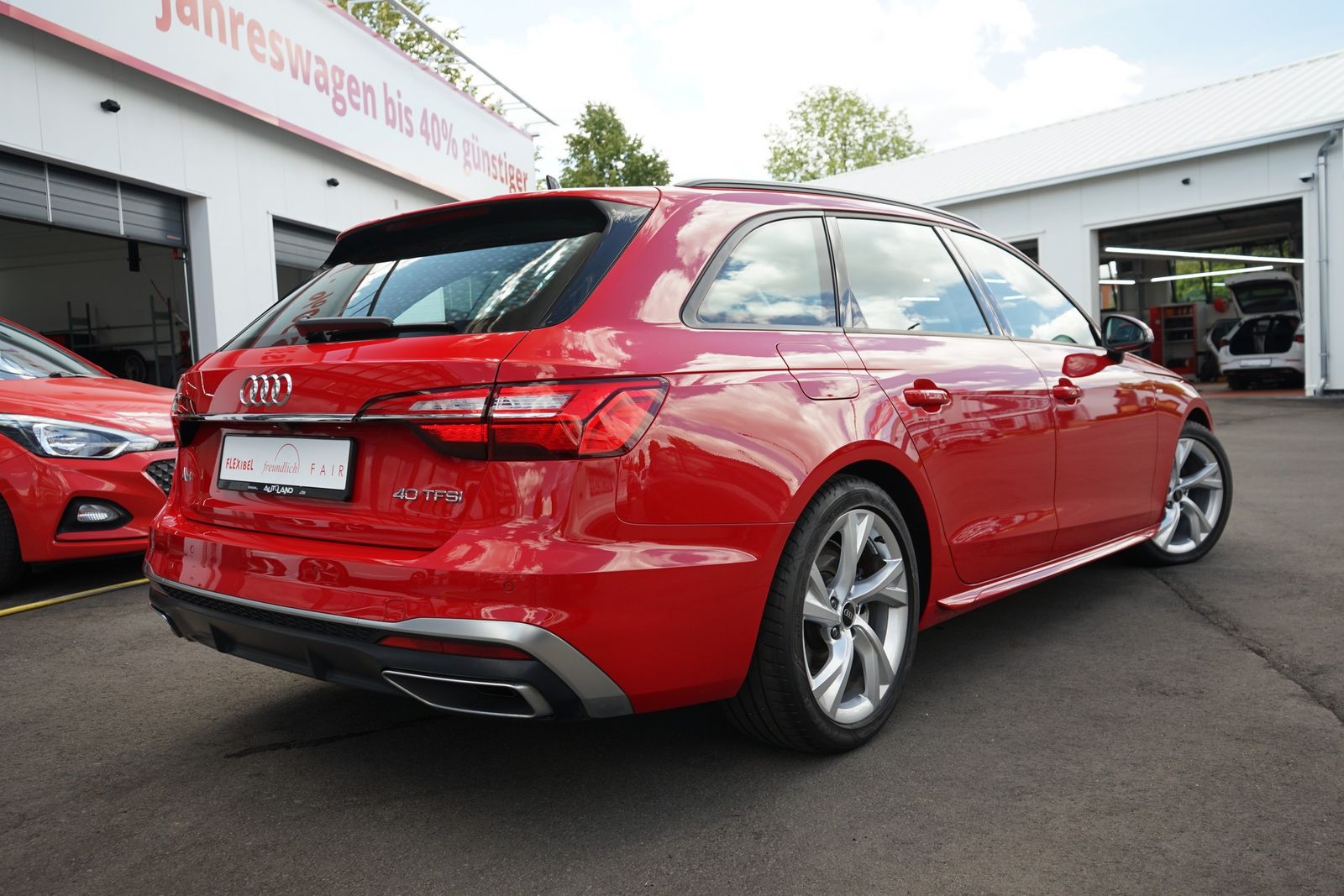 Audi A4 Avant 40 TFSI S line - Samsaru's Car Outlet