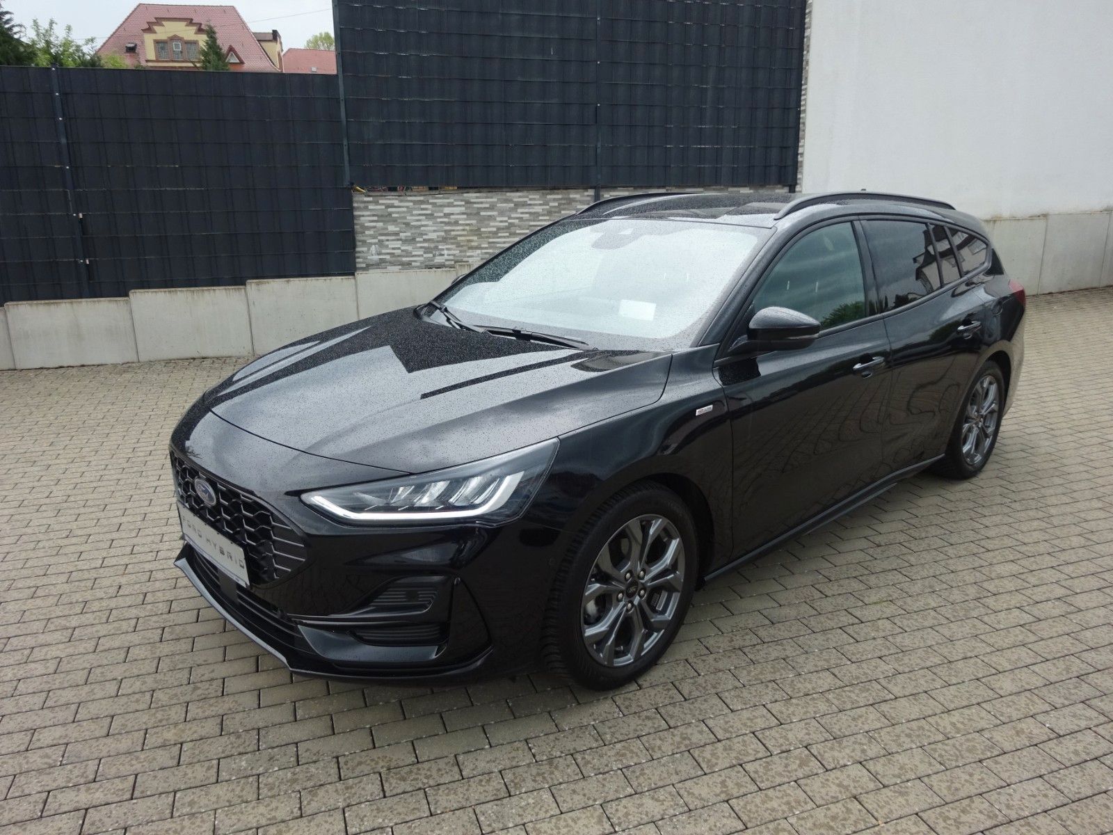 Ford Focus Turnier ST-Line X Autom AHK iACC HuD