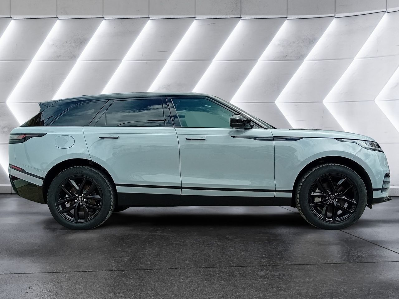 Range Rover Velar 2.0D I4 150kW Dynamic SE 4WD - Samsaru's Car Outlet