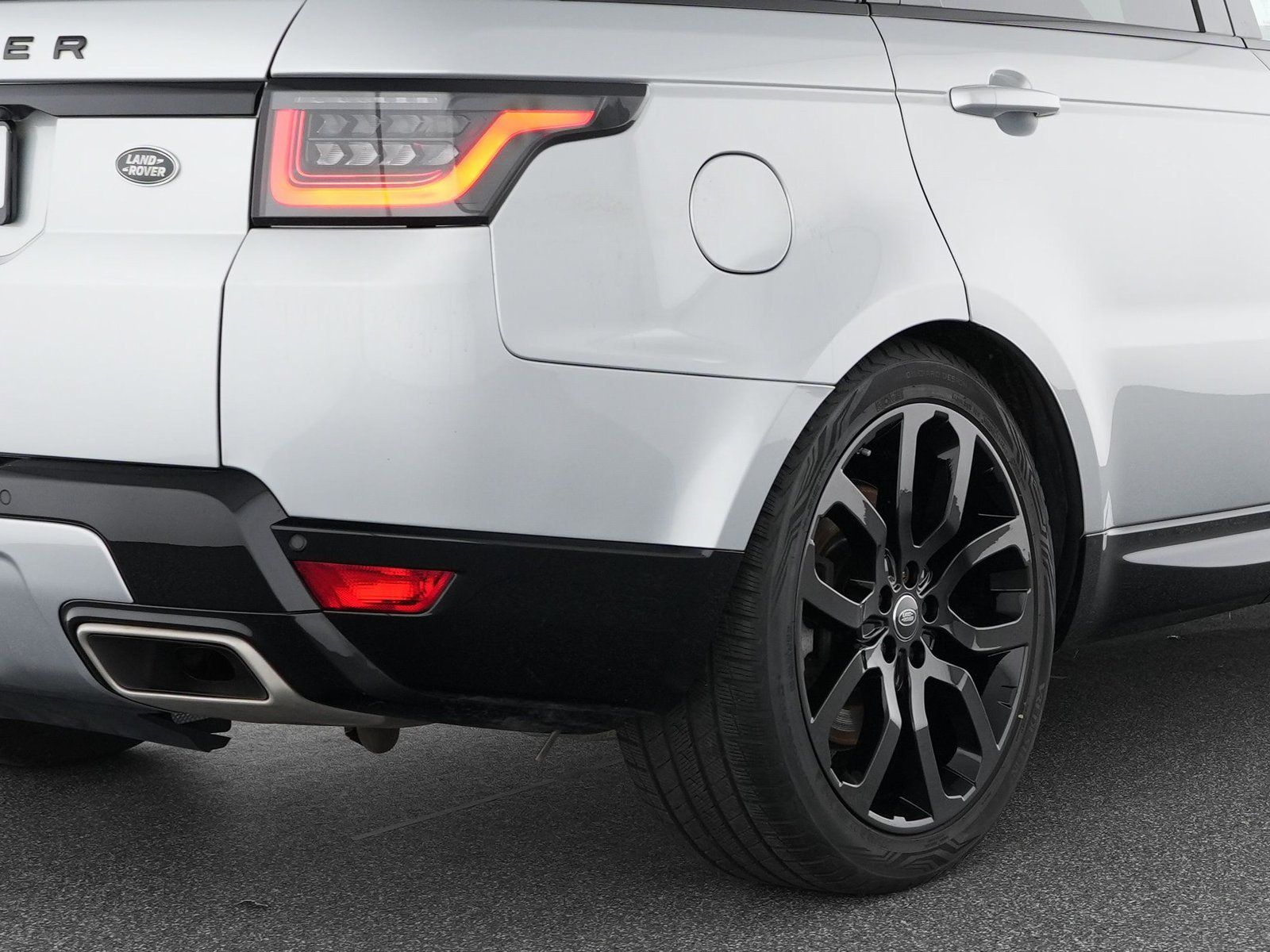 Range Rover Sport SDV6 HSE Black - Samsaru's Car Outlet