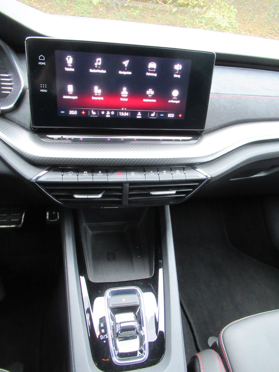 Skoda Octavia 1.4 TSI iV DSG RS FIRST EDITION - Samsaru's Car Outlet