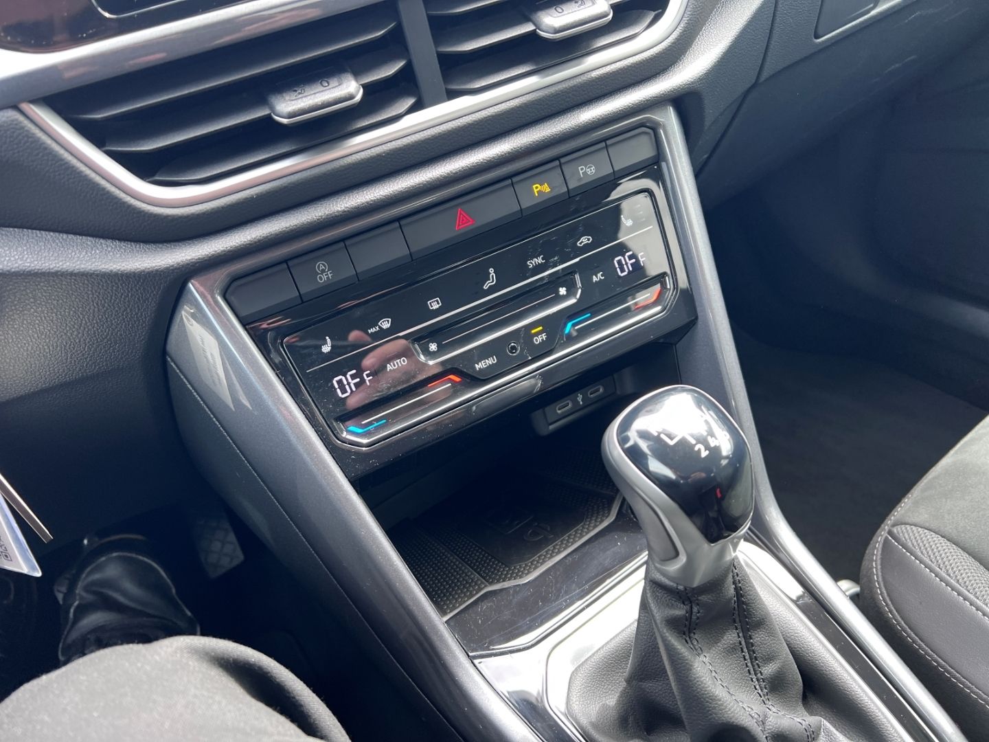 Volkswagen T-Roc 1.0TSI Style - Samsaru's Car Outlet